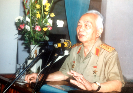 Đại tướng Võ Nguyên Giáp phát biểu tại lễ kỷ niệm 50 năm ngày thành lập Đệ tứ Chiến khu Trần Hưng Đạo 