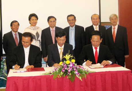 Lãnh đạo tỉnh Quảng Ninh và Liên danh Tập đoàn Amata – Tập đoàn Tuần Châu ký thỏa thuận hợp tác chiến lược.   