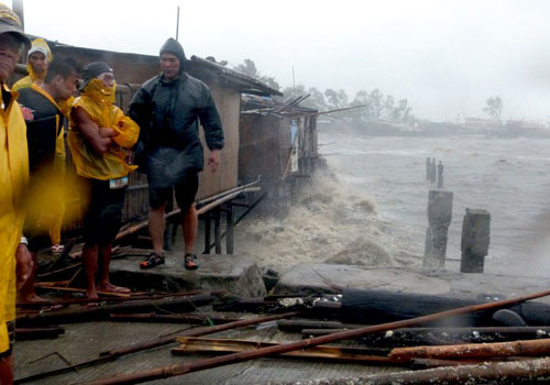 Ít nhất 100 người chết ở Philippines do bão Haiyan