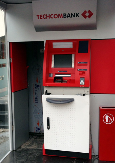 Techcombank Quảng Ninh không bị mất tiền trong vụ phá máy ATM.