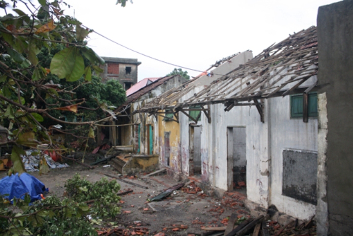 240 triệu đồng hỗ trợ các gia đình có nhà bị sập do bão