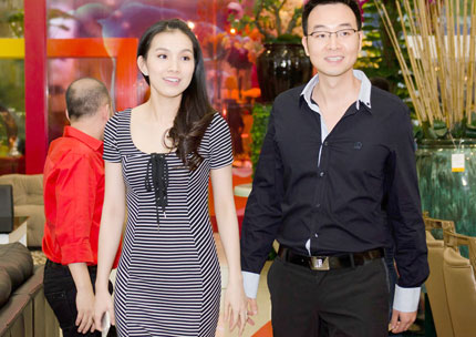 Vợ chồng Thùy Lâm trong một sự kiện gần đây ở Hà Nội. Ảnh: Tuấn Anh.