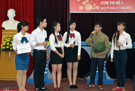 Phần chào hỏi của đội Trường Cao đẳng Y tế Quảng Ninh