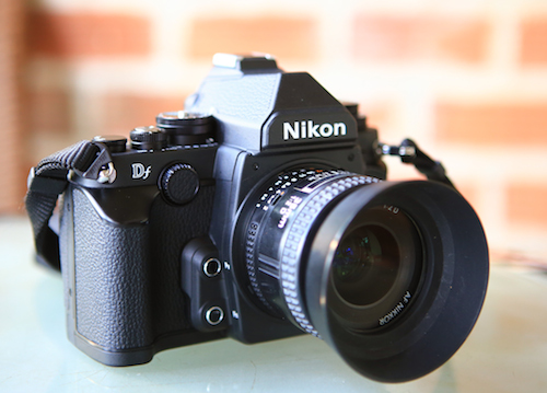 Nikon Df là máy ảnh DSLR full-frame thu hút được nhiều sự chú ý trong thời gian qua. Ảnh: Huy Đức.