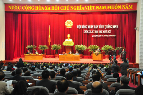 Quang cảnh kỳ họp.