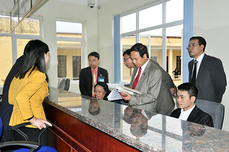Đồng chí Đặng Huy Hậu, Phó Chủ tịch UBND tỉnh kiểm tra tiến độ Trung tâm HCC TP Cẩm Phả.