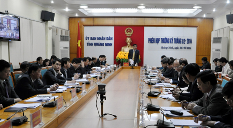 Đồng chí Nguyến Văn Đọc, Phó Bí thư Tỉnh ủy, Chủ tịch UBND tỉnh phát biểu kết luận phiên họp