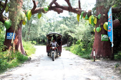 Khu du lịch sinh thái Minh Châu.