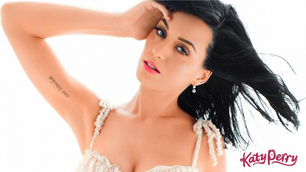 Vượt qua Justin Bieber, Katy Perry trở thành cá nhân được theo dõi nhiều nhất trên Twitter.