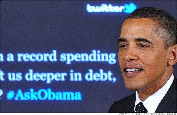 Trong khi đó tổng thống Obama sử dụng mạng xã hội như một hình thức truyền thông hiệu quả cho các chiến dịch của chính phủ.
