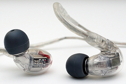 Shure 846 ấn tượng với thiết kế vỏ trong suốt.