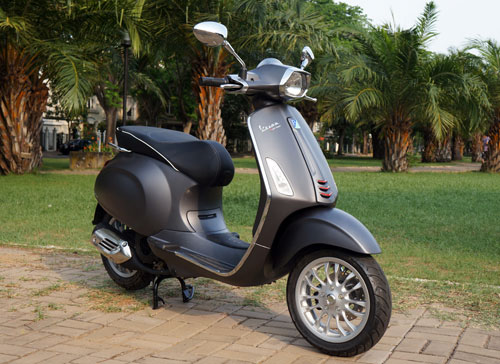 Mẫu scooter mới với phong cách đậm nét nam tính.