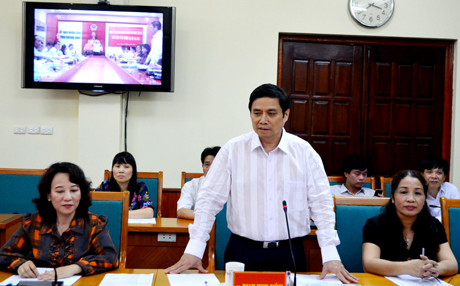 Đồng chí Phạm Minh Chính, Ủy viên Trung ương Đảng, Bí thư Tỉnh ủy phát biểu tại buổi làm việc.