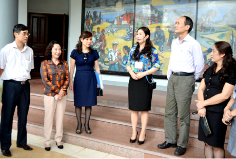Đồng chí Vũ Thị Thu Thủy, Phó Chủ tịch UBND tỉnh cùng đoàn công tác kiểm tra cơ sở vật chất tại Trường Cao đẳng Văn hóa, Nghệ thuật và Du lịch Hạ Long.
