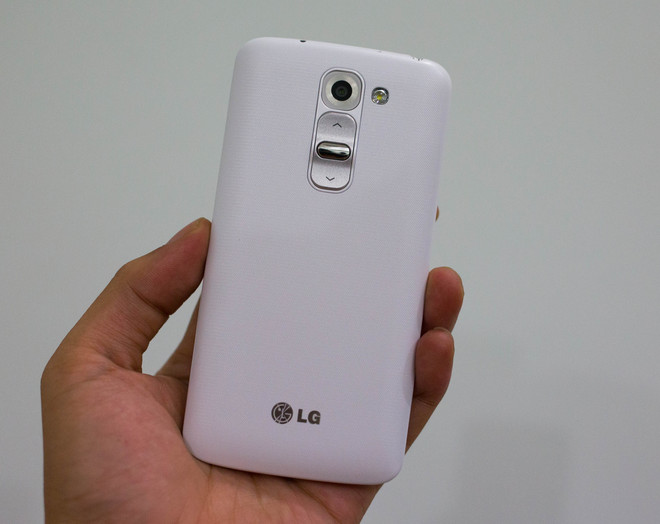 Cụm phím cứng phia sao đặc trưng của dòng smartphone G cao cấp của LG.