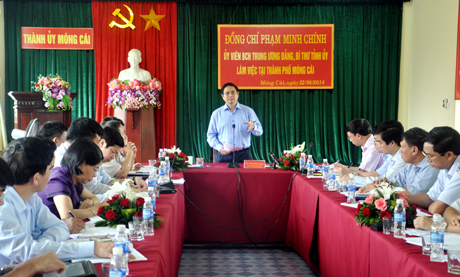 Đồng chí Phạm Minh Chính, Ủy viên T.Ư Đảng, Bí thư Tỉnh ủy kết luận buổi làm việc.