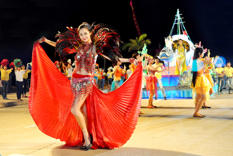 20h05', hôm nay 30-4, chính thức diễn ra Carnaval Hạ Long 2014