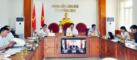 Đồng chí Nguyễn Văn Đọc, Chủ tịch UBND tỉnh chủ trì tiếp công dân thường kỳ.