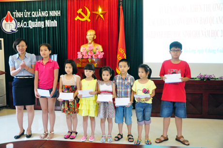 35 cháu là con em cán bộ, phóng viên, nhân viên Báo Quảng Ninh đạt danh hiệu học sinh giỏi các cấp năm học 2013-2014