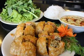 Bún nem cua bể - món ăn nổi tiếng ở Hải Phòng.