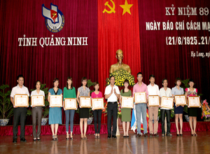 Trao giải cho 53 tác phẩm đạt giải báo chí Quảng Ninh 2013