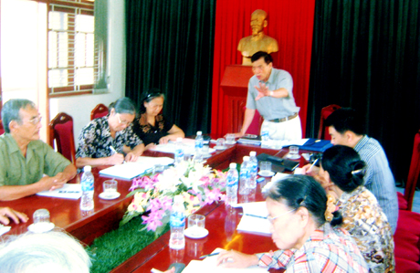 Lãnh đạo Hội Cựu TNXP tỉnh triển khai tập huấn đợt tổng rà soát cựu TNXP tại TX Quảng Yên trước dịp kỷ niệm 64 năm ngày Truyền thống TNXP 15-7 (1950-2014).