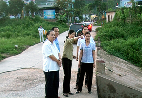 Phó Bí thư Thường trực Tỉnh ủy Đỗ Thị Hoàng kiểm tra công tác phòng chống bão số 2
