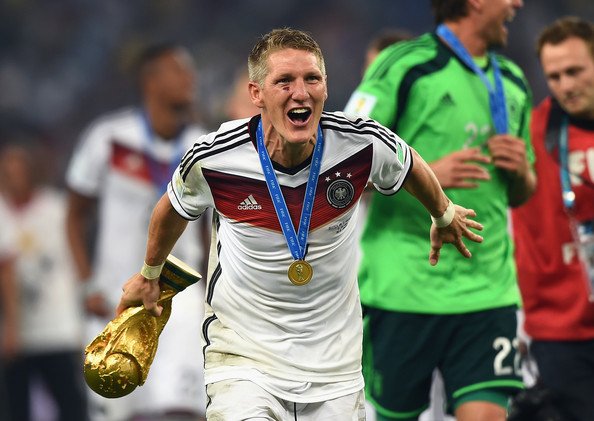 Schweinsteiger đã có trận giao hữu đầu tiên trong vai trò đội trưởng