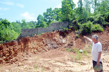 Ranh giới các thửa đất đã được xác định rõ ràng. Ông Diễm cũng xây tường bao từ những năm 2000-2001 xung quanh thửa đất của gia đình.