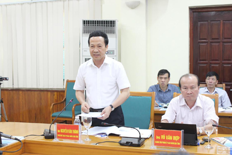 Phó Chủ tịch UBND tỉnh Nguyễn Văn Thành cho ý kiến về đề án.