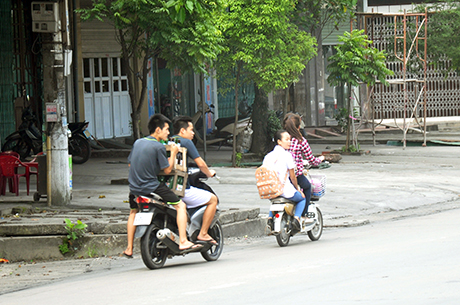 Ảnh chụp lúc 9h45  ngày 23-7-2014 tại QL18A, đoạn qua phường Quang Hanh, TP Cẩm Phả.