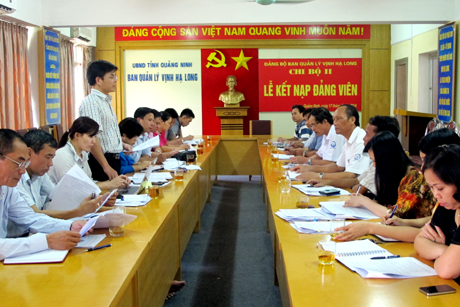 Đồng chí Nguyễn Mạnh Hà, Phó Giám đốc Sở VH, TT&DL kết luận cuộc làm việc với Ban Quản lý Vịnh Hạ Long.