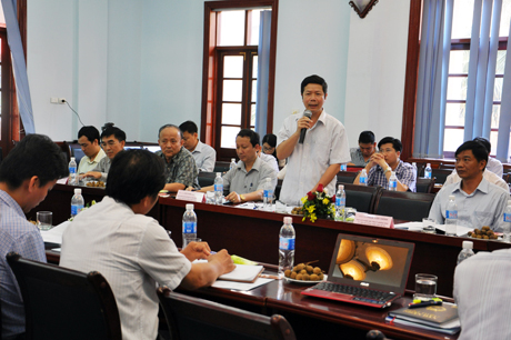 Thành viên Hội đồng thẩm định cho ý kiến về Đề án của LĐLĐ tỉnh.