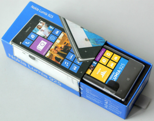 Lumia 925 thuộc nhóm Windows Phone cao cấp xuất hiện nửa cuối năm ngoái.