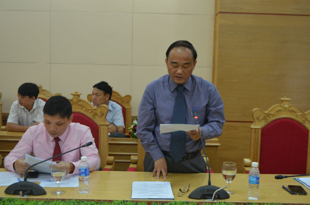 Đồng chí Bùi Hữu Phúc, Phó Trưởng Ban Thường trực Ban Nội chính Tỉnh ủy báo cáo sơ kết 1 năm hoạt động của Ban Nội chính Tỉnh ủy