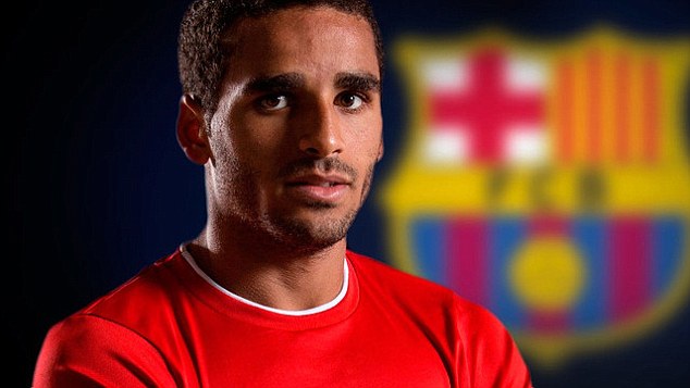 Douglas sẽ thay thế Alves trong tương lai gần