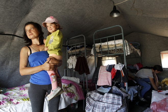 Người tị nạn Ukraine ở trại tị nạn đóng tại vùng Rostov (Nga) gần biên giới Nga-Ukraine. (Nguồn: Reuters)