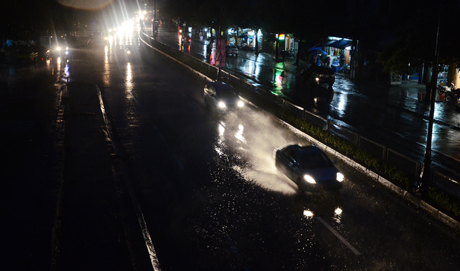Vào 19h00’, ngày 16-9, tại TP Hạ Long đã có mưa vừa và gió cấp 5.