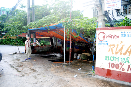 Lán rửa xe của ông Đài thuộc thửa 179 là đất do UBND phường Yết Kiêu quản lý.