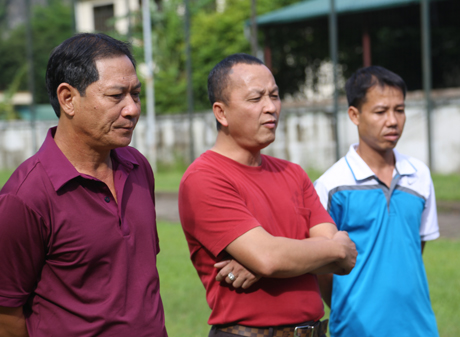 Ông Phạm Thanh Hùng, Chủ tịch CLB và HLV Đinh Cao Nghĩa đang quyết tâm đưa CLB TQN có một mùa giải thành công ở V-League 2015