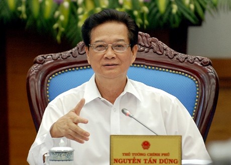 Thủ tướng Nguyễn Tấn Dũng yêu cầu các bộ, ngành phải quyết liệt, trách nhiệm hơn nữa trong chỉ đạo điều hành. Ảnh VGP/Nhật Bắc