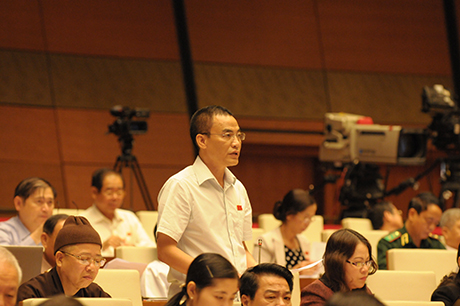 Đ/c Trần Văn Minh, Phó trưởng Ban Dân nguyện của UBTV Quốc hội, đại biểu quốc hội tỉnh Quảng Ninh phát biểu