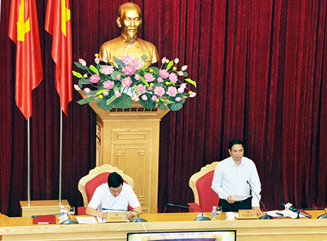 Đồng chí Phạm Minh Chính, Ủy viên Trung ương Đảng, Bí thư Tỉnh ủy kết luận cuộc họp