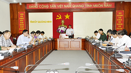 Đồng chí Phạm Minh Chính, Bí thư Tỉnh ủy phát biểu kết luận cuộc họp.