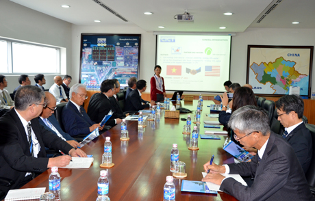 Đoàn các doanh nghiệp Nhật Bản đã đến tham quan, tìm hiểu hoạt động của Công ty TNHH Cảng container quốc tế Cái Lân tại Cảng Cái Lân (TP hạ Long)