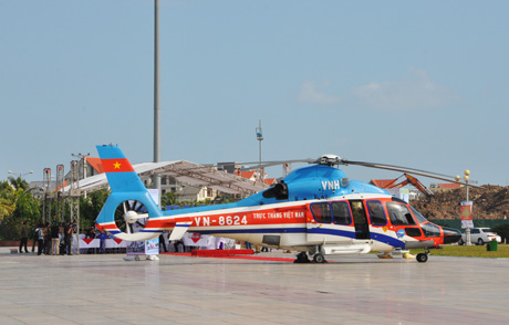 Máy bay trực thăng EC-155B1.