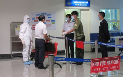 Quy trình kiểm dịch y tế tại sân bay quốc tế Tân Sơn Nhất (Ảnh: Đời sống & Pháp luật)