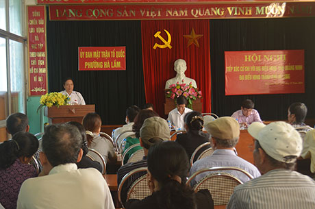 Đồng chí Trần Xuân Cương, Ủy viên Thường trực HĐND tỉnh tiếp xúc cử tri TP Hạ Long