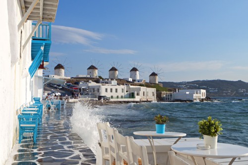 Đảo Mykonos là điểm du lịch ưa thích của nhiều người nổi tiếng thế giới.