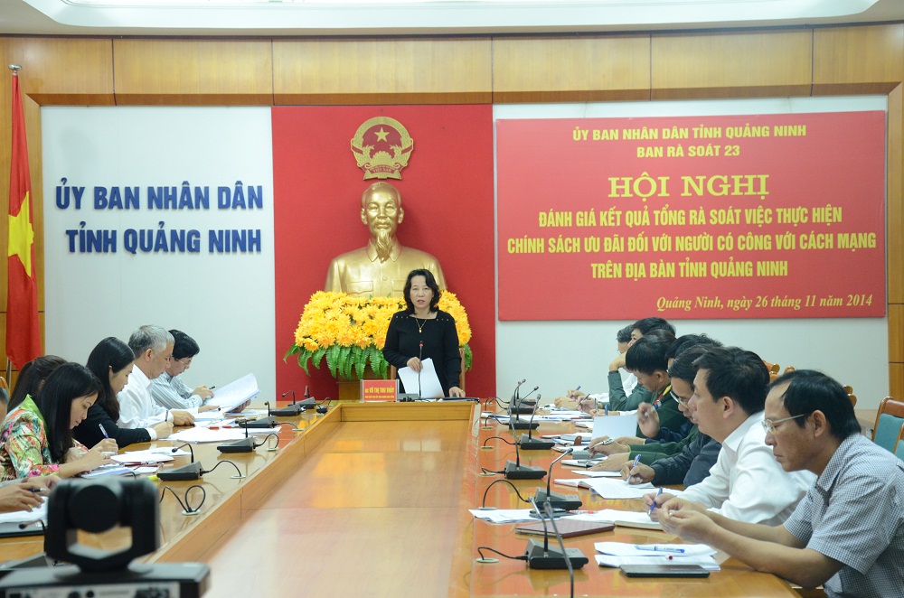 Đồng chí Vũ Thị Thu Thủy, Phó Chủ tịch UBND tỉnh, Trưởng Ban rà soát 23 tỉnh phát biểu kết luận hội nghị